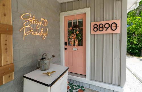 Historic Farm Cottage on 800-Acre Orchard - Foto 3