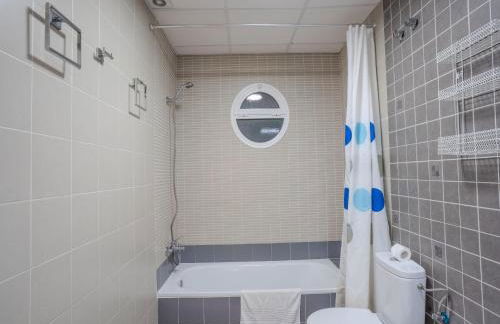 Apartment in Peñaflor with Charming Patio - Foto 37