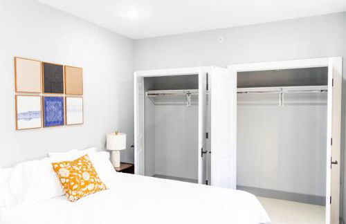 Stylish Two Bedroom Apartment with Free Indoor Parking - Foto 6