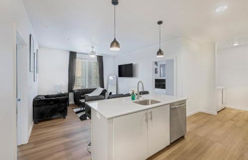 New Downtown Luxury APT ' 2 King Beds, Free Parking, Fast Wi-Fi & Gym Access! - Foto 4