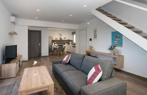 Rosemary Rhodes Villa - Photo 9