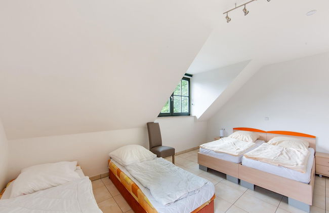 Spacious Semi-detached House With Wood Stove Located Directly on the Rennsteig - Photo 20