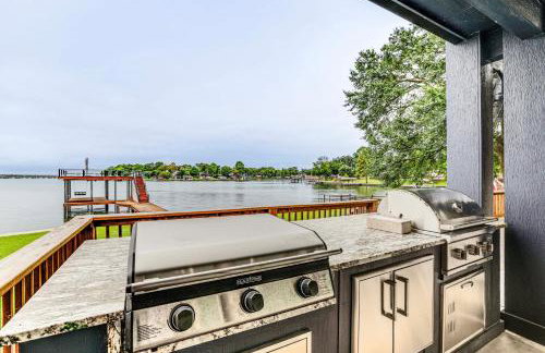 Hot Tub, Fire Pit! High-End Cedar Creek Lake Haven - Foto 31