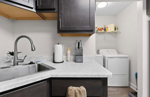 New Seasonal Comfort near USC and Riverwalk Trails - Foto 26