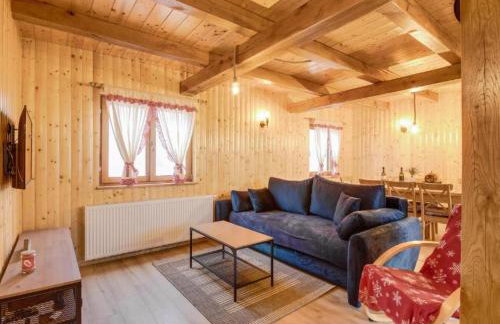 Apartment Stone and Wood - Photo 10