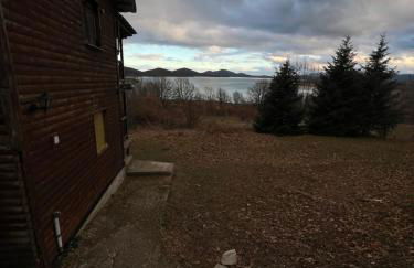 Traditional Wooden Apartment - Photo 5