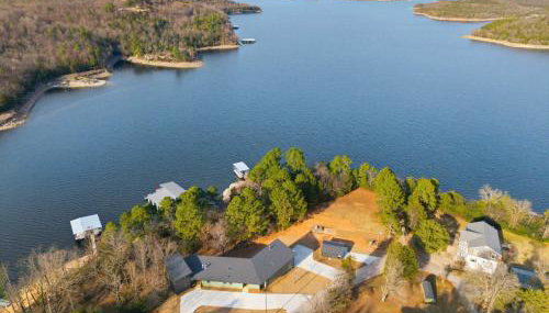 Lakeside Luxe-Lake Access-Hot Tub-Amazing Patio - Foto 3