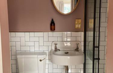 The Harborne Home opposite QE hospital & Birmingham university - Photo 14