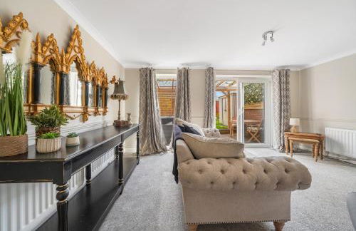 3BR Home with Hot Tub and Garden - Foto 7