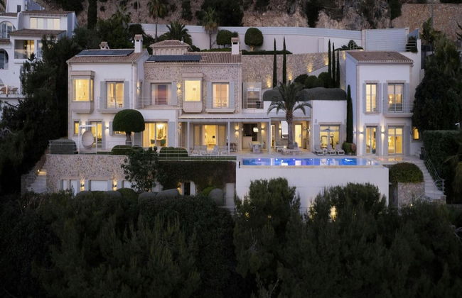 Villa in Tranquil Hillside Location - Foto 39