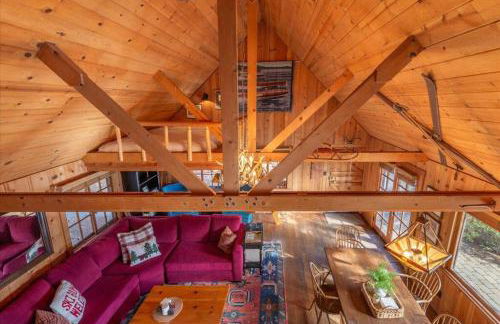 Coziest Cabin in Tahoe w Stone Fireplace Comfy Beds Close to Slopes & Lake - Foto 13
