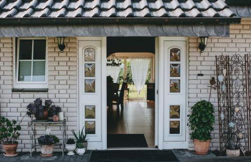 Bungalow mit Basketballplatz - Foto 9