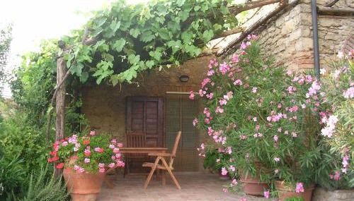 PERGOLA at Le Pietraie a cottage with many flowers - Foto 2
