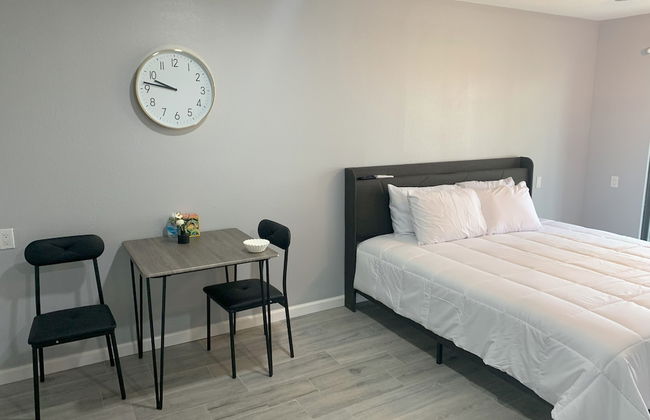 Camelot Village LLC - Foto 4