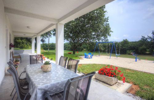 Apartment mit großem Garten, Spielbereich - Photo 1