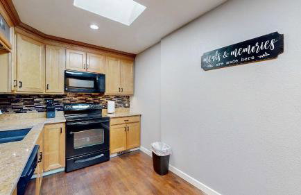 Family Home in Arvada with king beds and bunkbed - Foto 16