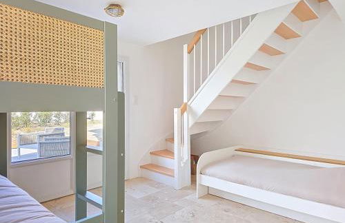 Feet in the water, 100 m from the city center - Photo 33