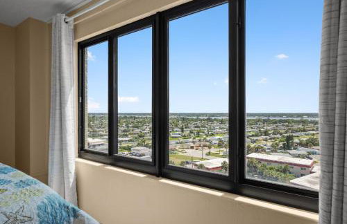 Oceanfront Penthouse #11B by Distinctive Beach Rentals - Foto 57