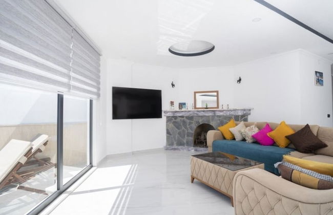 Stunning 4-bedroom Villa in Kaş With Private Pool and Breathtaking Ocean Views - Photo 7