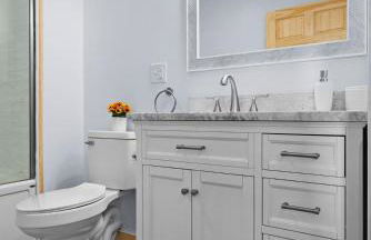 Luxury Log Cabin Lakefront, Game room & Fire Pit, - Foto 11