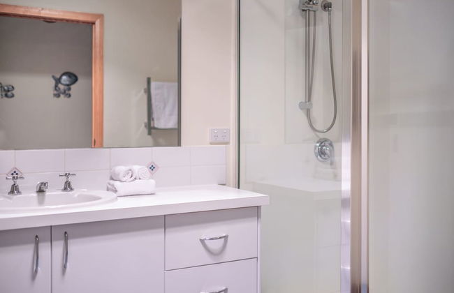 Waterline - Photo 15