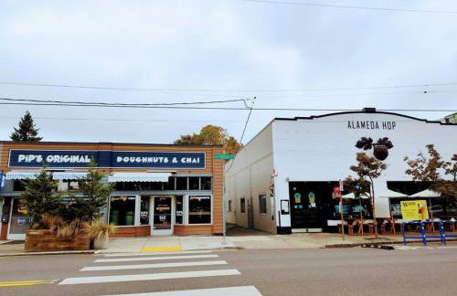 Sweet Beech St Retreat-Basement Apt - Photo 14
