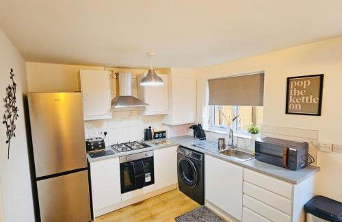 Stylish 3 Bed Home With Garden & Free Parking - Foto 3