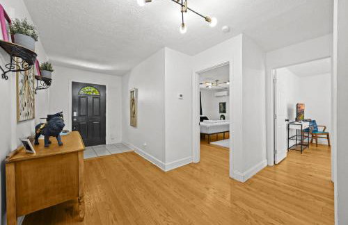 Modern Apartment with Parking & Prime Location - Foto 13