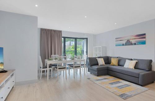 Spacious, 3 bedroom, 2 bathroom, Surbiton - Foto 1