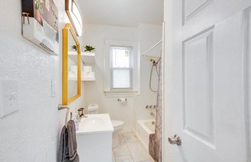 Luxurious 2BR Kansas City Condo Near Downtown - Photo 15