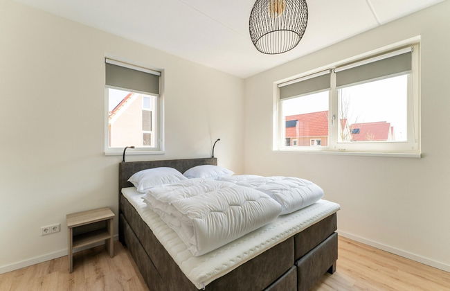 Holiday Home in Scherpenisse Near the Sea - Photo 3