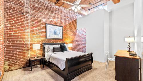 Celebrate the Season in a Trendy STL Loft 4D - Foto 4, Other