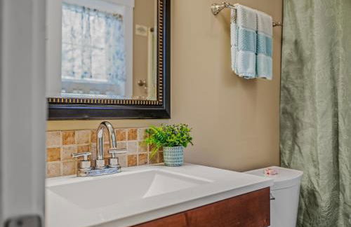 Mariposa Moon Cottage at Sleepy Creek - Wifi, Deck, Fire Pit, Creekside, View - Photo 58