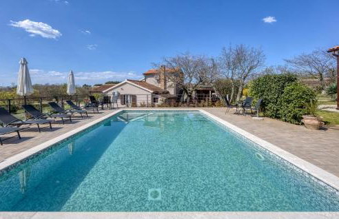 Cozy Apartment In Pilkovici With Wifi - Photo 11