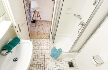 Ferienwohnung Marie - WLAN, Küche, im Ortskern, Einkaufsläden in der Nähe - Foto 12