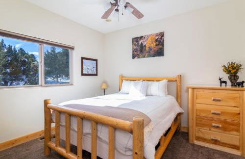 Escape to Tranquility: Amazing Cabin Near Zion - Foto 11