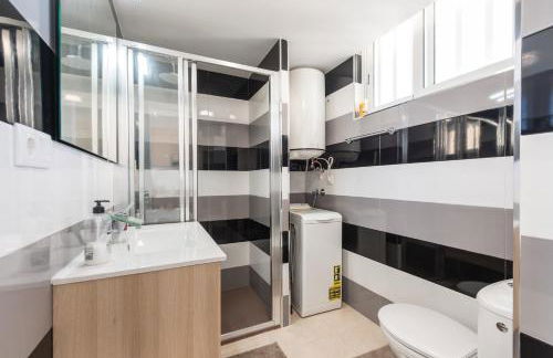 Luxurious 1st Line Top-floor Apartment With Direct Sea Access - Photo 12