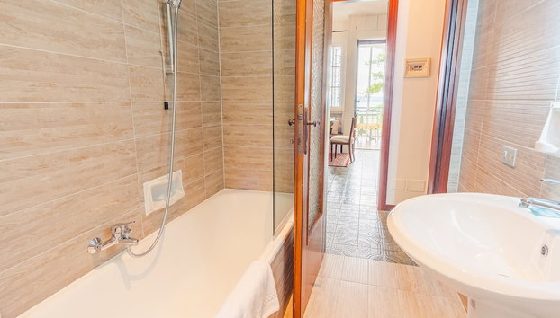 Villa Castlegrace Lake Garda - Italian Homing - Foto 5, Habitación