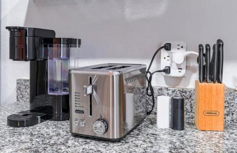 Cozy retreat minutes from stadiums - Photo 27