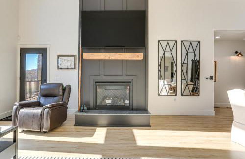 3 Mi to Holiday Valley Mtn-View Home with Hot Tub - Foto 7