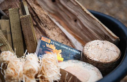 The Bolthole barn with wood-fired hot tub - Foto 15