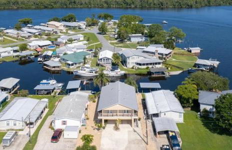 Waterfront St Johns River near springs with boat dock and water sports - Foto 41