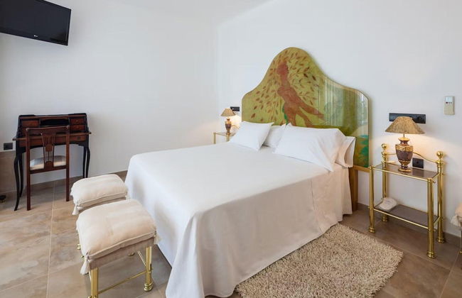 Unique Villa With Outdoor hot tub - Photo 2