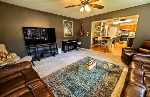 Ultra Comfy, Spotless & Spacious, Private Home in Boyne, Dogs Ok, Walk to Town - Foto 1