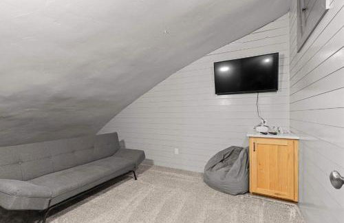 West Cabin- Yellowstone Family Retreat- Sled Hill - Foto 69