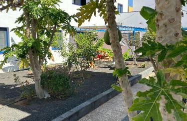 Sunny home in the center near the beach - Photo 29