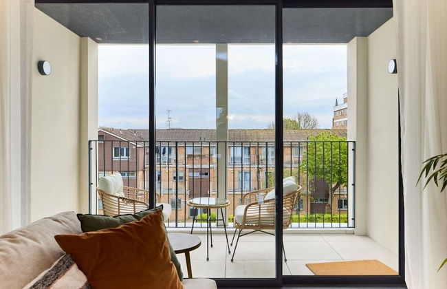 The Brondesbury Hideaway - Stylish 3bdr Flat With Balcony + Parking - Foto 17