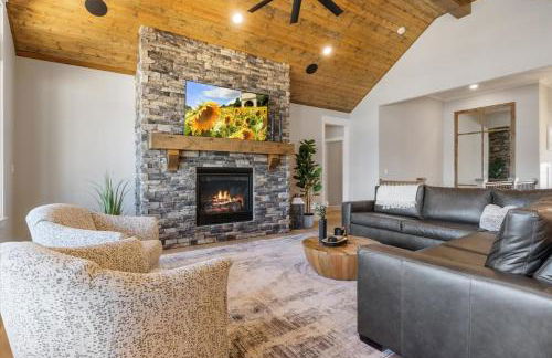 Accessible Lakeside Luxury at the 45mm w/ Private Dock, Sunset Views & More - Foto 6