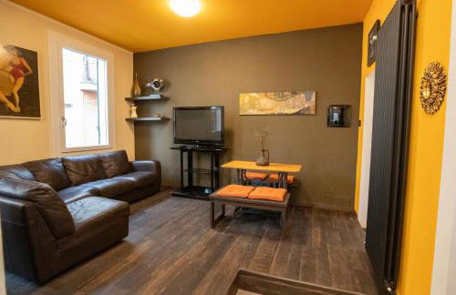 La Casa di Hank - il Centro Storico e l Autodromo - Foto 8