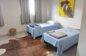 Kitnet independente 2 camas bem localizada - Foto 1